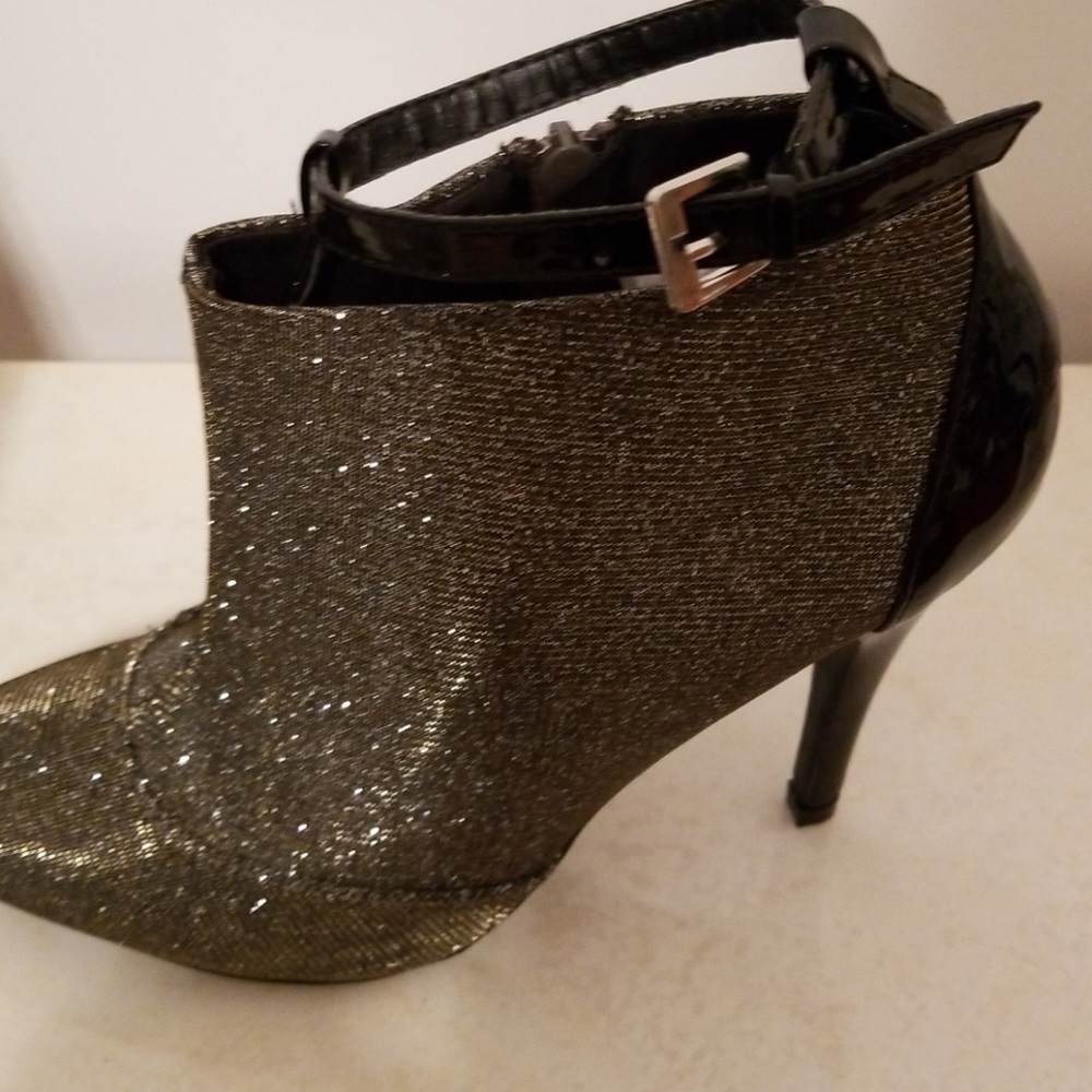 Shoes - Picture 8 of 8
